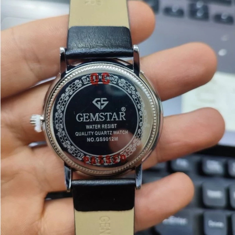 ساعت مچی مردانه عقربه ایی بند چرم ضدآب GEMSTAR - نمای 4